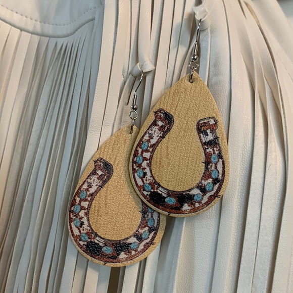 Unknown Jewelry - Horseshoe Leather Earrings
